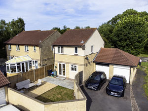 Garage/Parking- click for photo gallery